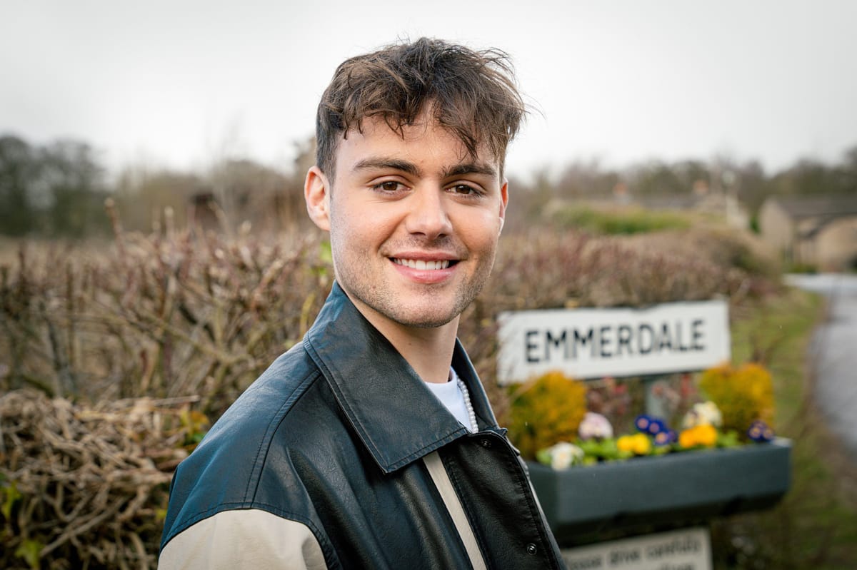 Heartstopper star Bradley Riches speaks out against wave of homophobic and ableist abuse he's received since joining Emmerdale