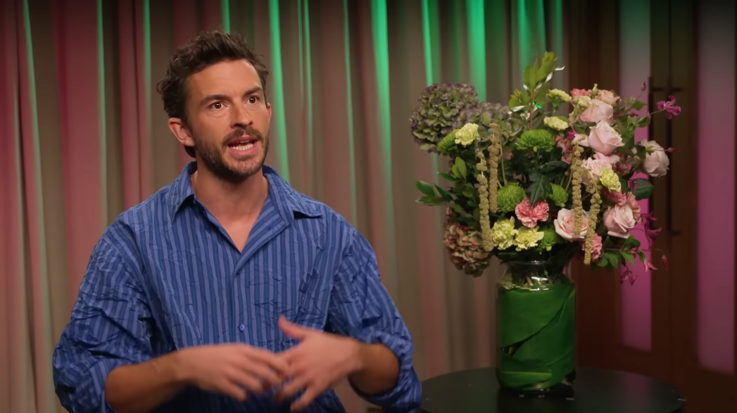 Jonathan Bailey opens up about growing up gay: “I felt really scared and alone”