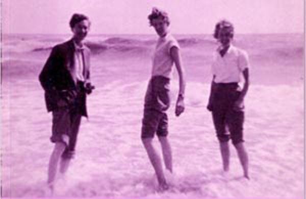 QueenSpark books publish ‘Daring Hearts’ in ebook format