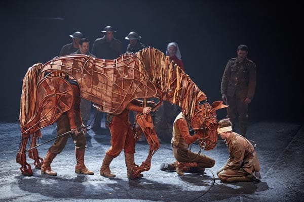 REVIEW: Warhorse, New London Theatre