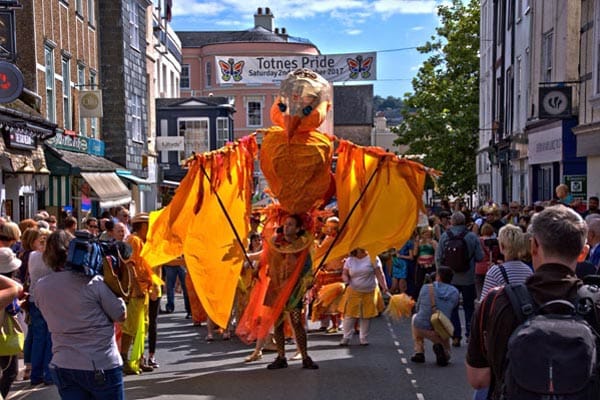 Hundreds march to support Totnes Pride