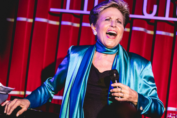 REVIEW: Lorna Dallas – Home Again at the Crazy Coqs