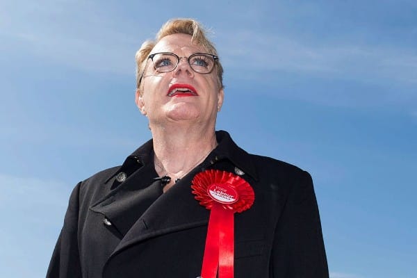 Eddie Izzard announces political bid