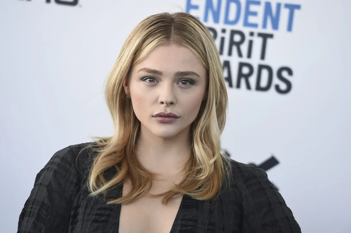 Chloe Grace Moretz comes out as a “gay woman” in post backing Kamala Harris for US president