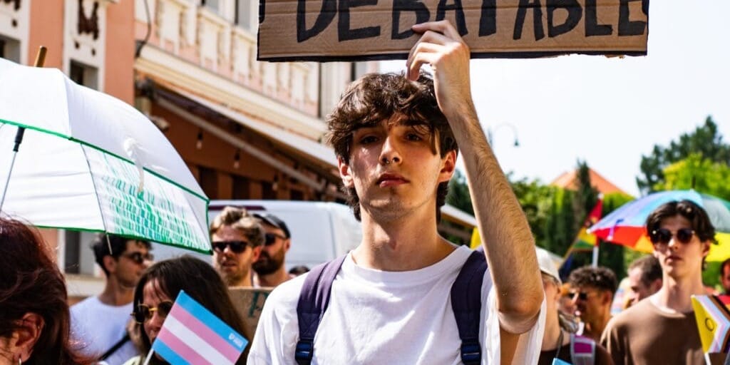 Civil society groups urge Romanian authorities to allow Oradea Pride march