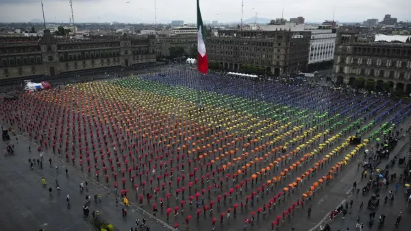 LGBTQ+ activists gather in Mexico City to create “world’s largest human LGBTQ+ flag”