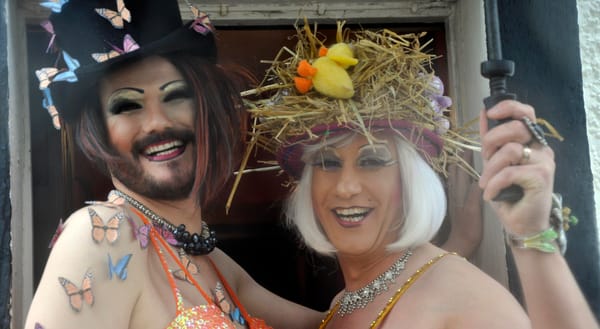Rain fails to dampen spirits at Easter Bonnet parade