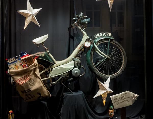 Imi Loa wins ‘Dressed for Success’ Christmas retail competition