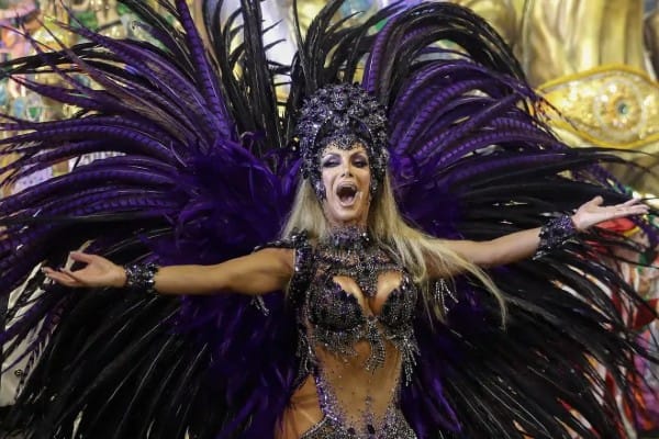 Transgender dancer breaks San Paulo Carnival parade taboo
