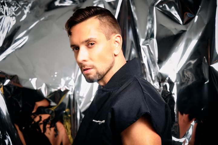 INTERVIEW: David Hernandez delves into his chaotic childhood, American Idol and new single, feel it all