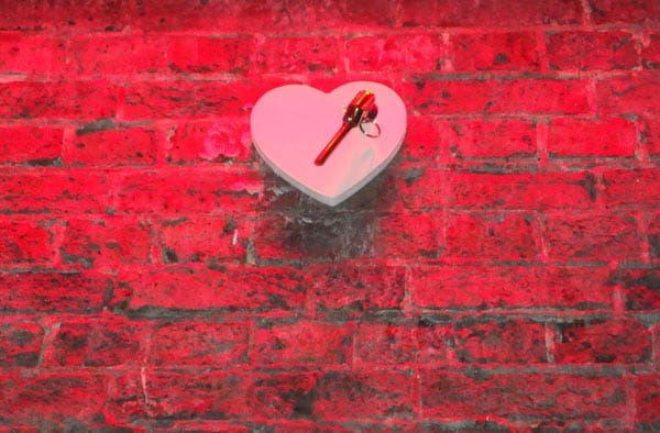 Conceptual artist highlights HIV issues in his work