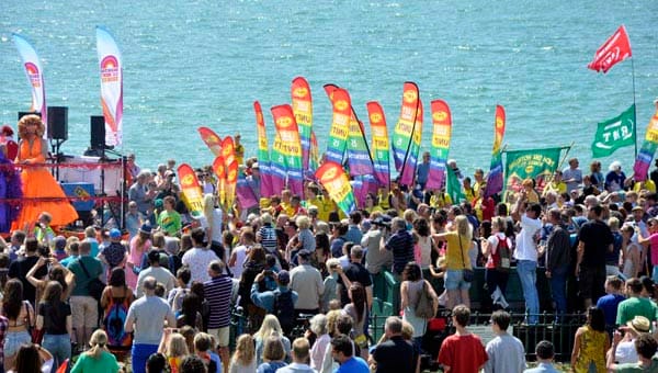 BRIGHTON PRIDE PICTURE DIARY: Hove promenade and the sea