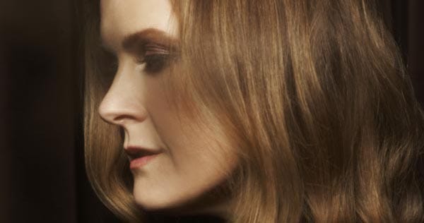 Alison Moyet to host music quiz for Brighton refugee projects