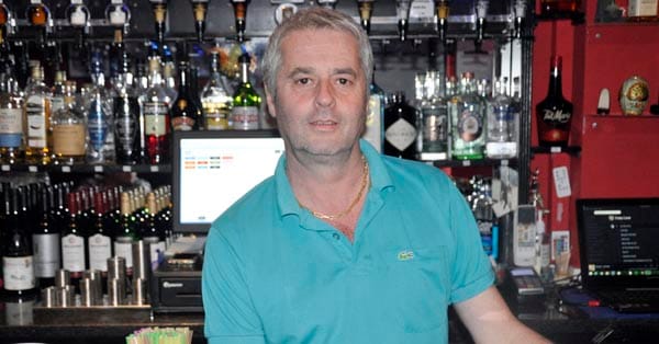 Who’s the boss behind the bar @The Grosvenor Bar?