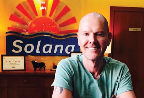 Who’s the boss behind the bar? @ Bar Broadway