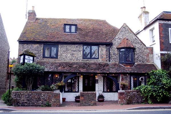 Open doors at Rottingdean Club over Bank Holiday weekend