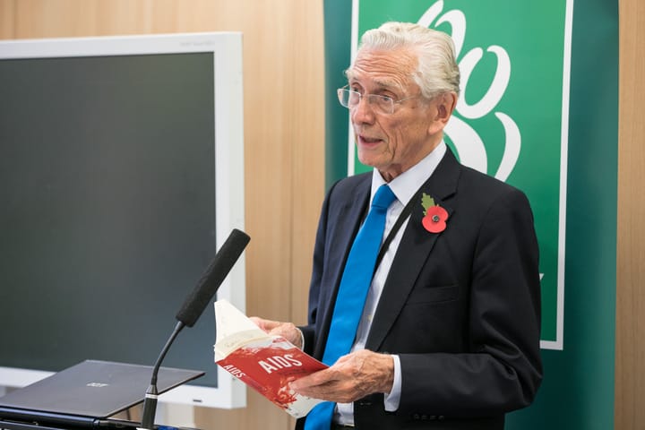 Lord Fowler visits Mildmay Hospital
