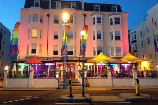 Legends Brighton offer take away food & drink service