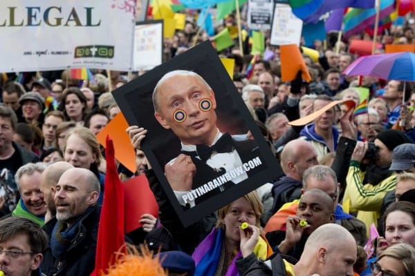 Russia intensifies crackdown on same-sex marriage