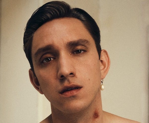 The xx’s Oliver Sim shares HIV diagnosis at 17 in new song