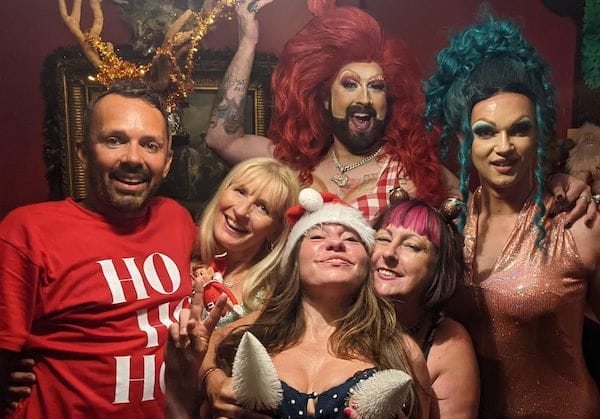 The Bedford Tavern raises £1,165 for the Sussex Beacon