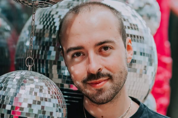 SPOTLIGHT ON: Rob Madge – unapologetically queer and loving it