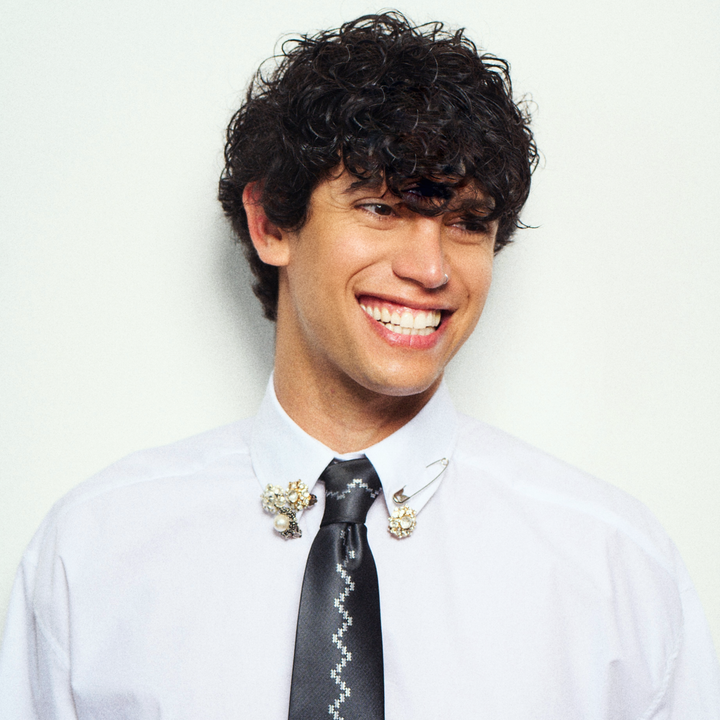 Nadav Sivan releases vibey single U So Hot as featured on The Kardashians!