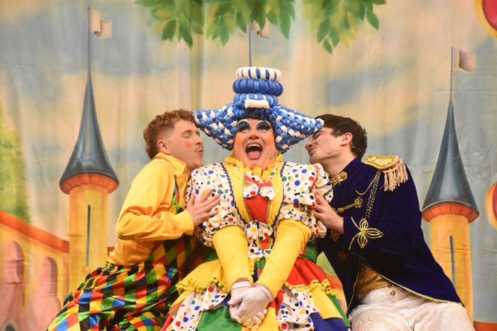 REVIEW: Brighton Family Panto is a “fabulous” treat