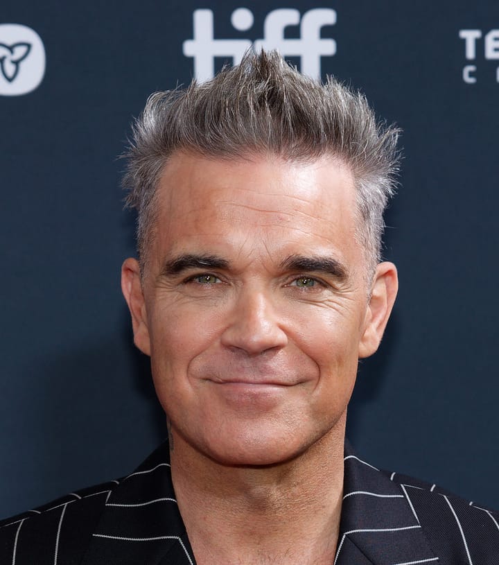 “I’ve done everything but suck a c**k.” Robbie Williams confronts speculation about his sexuality