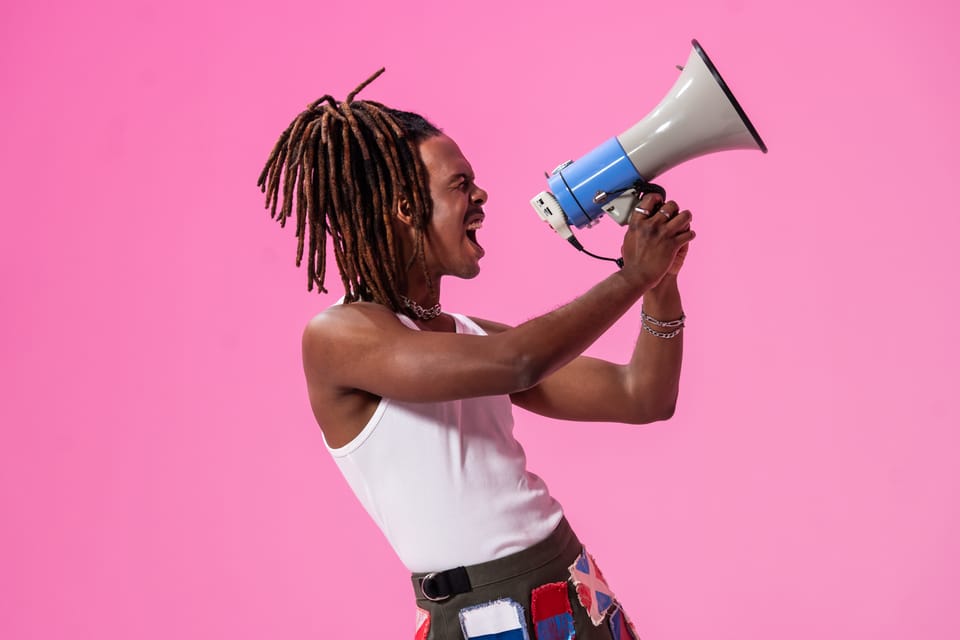 Jeangu Macrooy drops new queer protest song📣Independent Girls & Nasty Evil Gays