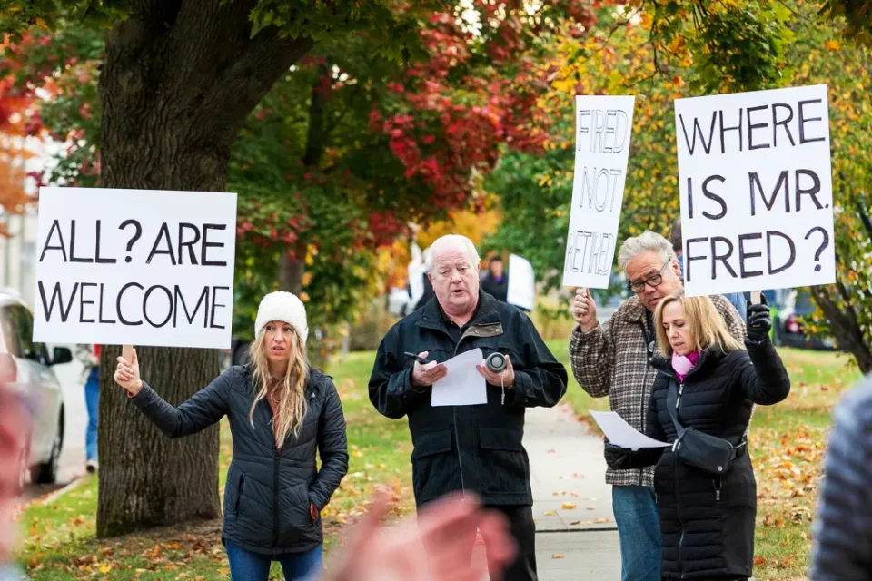 Congregants support music director after he’s fired from church for being in same-sex marriage