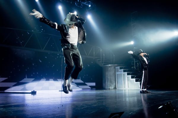2000 performance Thriller Live