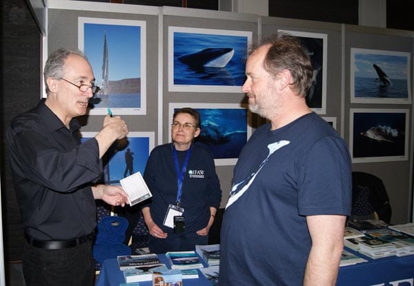 Mike Weatherley, MP signs IFAW petition at 'Whalefest'