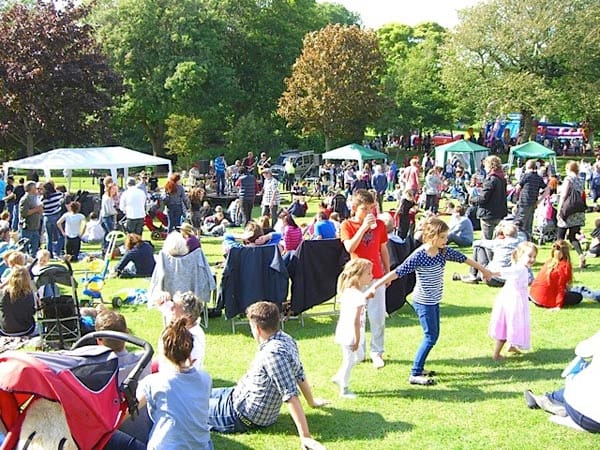 Picnic in Queens Park
