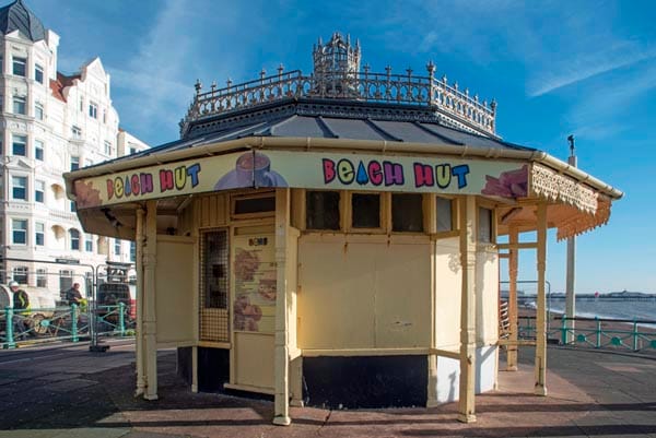  Kiosk in its previous location, on prom opposite West Street