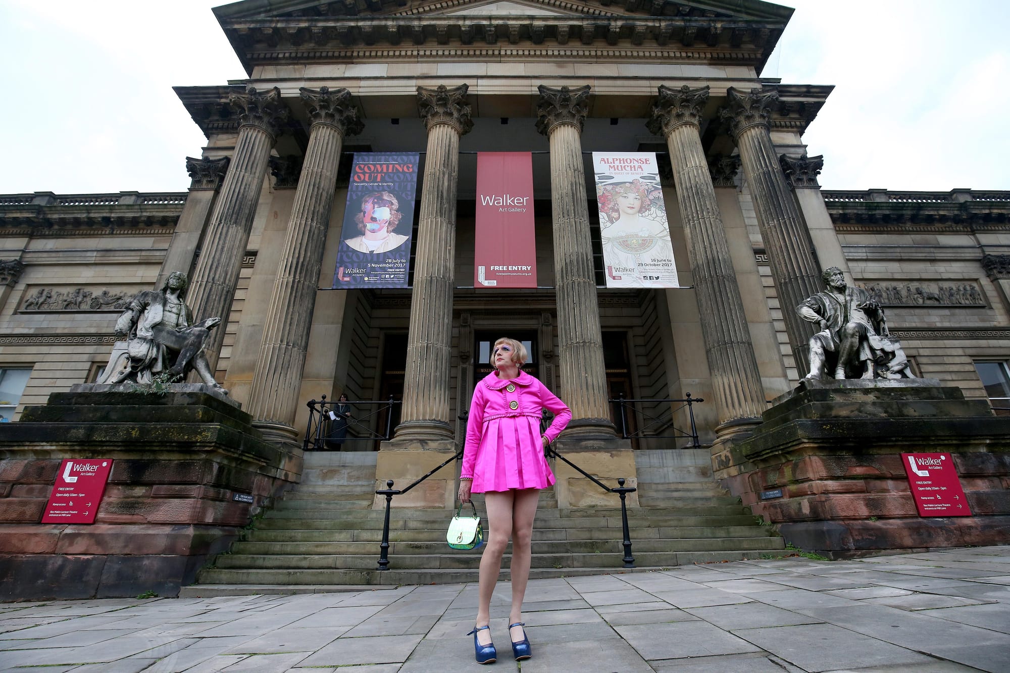 Grayson Perry outside Liverpool Walker Art Gallery: Photo by Gareth Jones