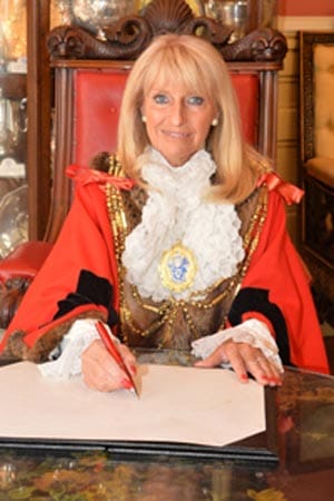 Cllr Dee Simson