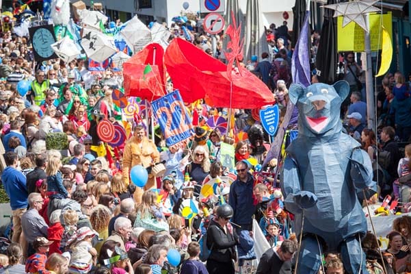 Childrens Parade photo by Victor Frankowski (3)